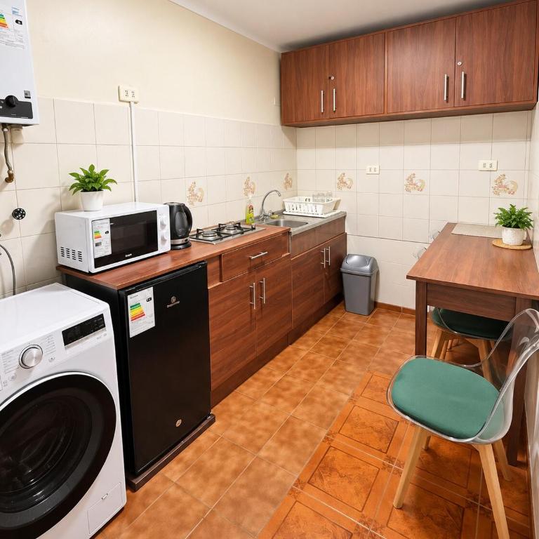 6 Rooms Blocks away Beach, Baquedano and Downtown - Apartamento - 2