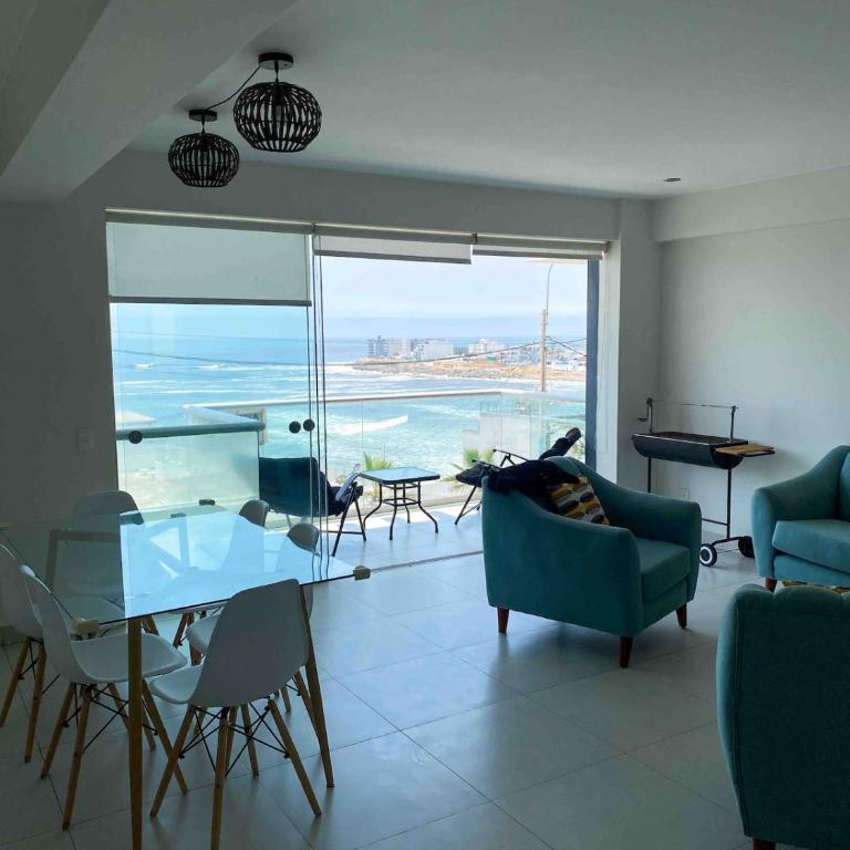 Ocean View Apartment in San Bartolo - Three-Bedroom Apartment - 10