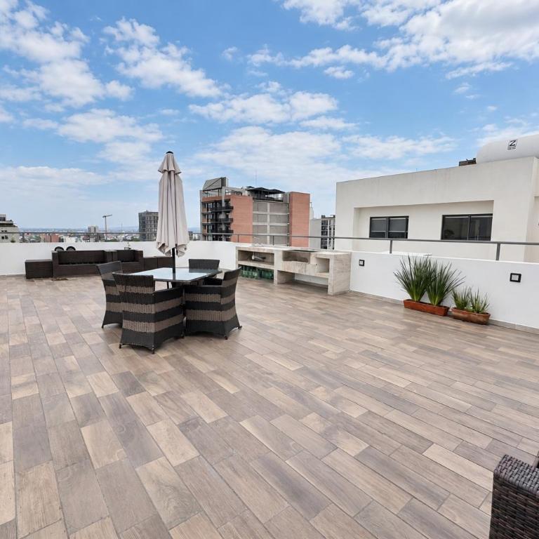 Departamento muy amplio, vista verde y alberca - Apartamento de 2 dormitorios - 25