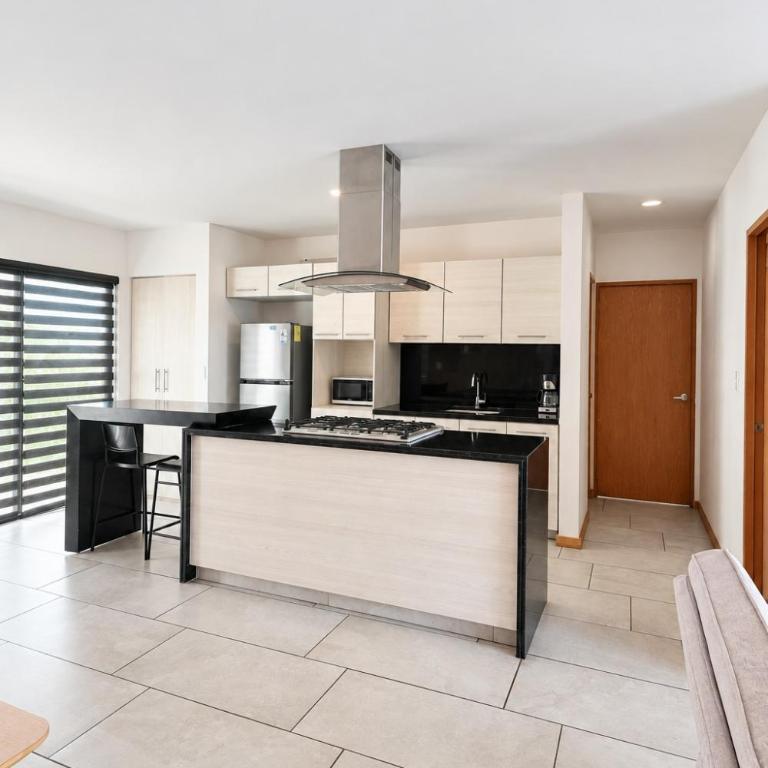 Departamento muy amplio, vista verde y alberca - Apartamento de 2 dormitorios - 26