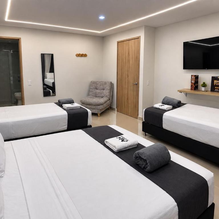 Aero Hotel - Classic Triple Room - 8