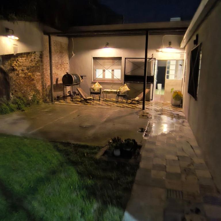 Casa a metros de la Basilica de Lujan - Casa con 1 dormitorio - 13
