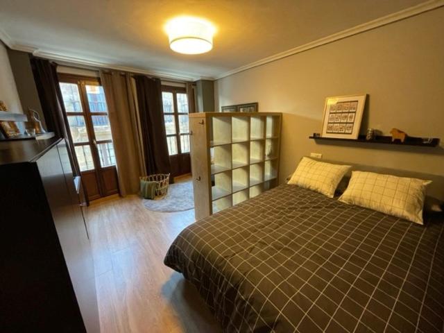 Apartamento Calle Mon ,Casco Antiguo - Apartamento de 1 dormitorio - 2