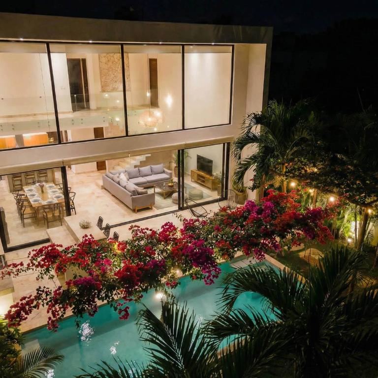 Stunning 4BR Villa with Private Pool La Veleta Retreat - Villa con piscina privada - 1