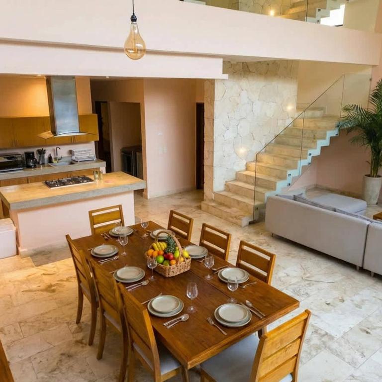 Stunning 4BR Villa with Private Pool La Veleta Retreat - Villa con piscina privada - 9