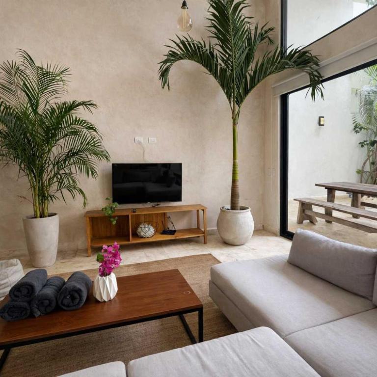 Stunning 4BR Villa with Private Pool La Veleta Retreat - Villa con piscina privada - 12