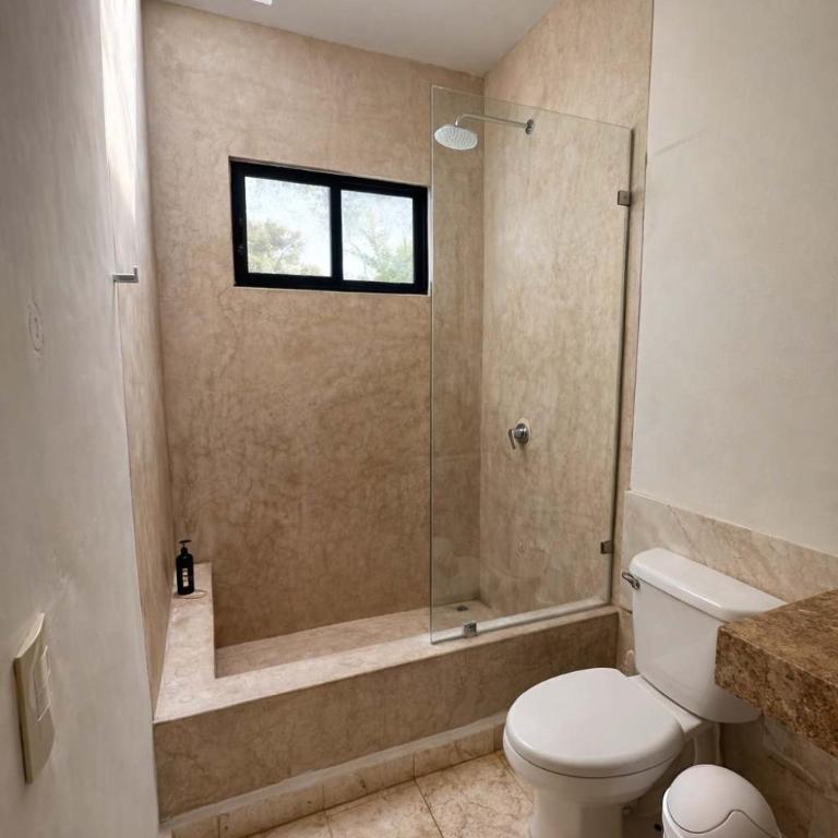Stunning 4BR Villa with Private Pool La Veleta Retreat - Villa con piscina privada - 28
