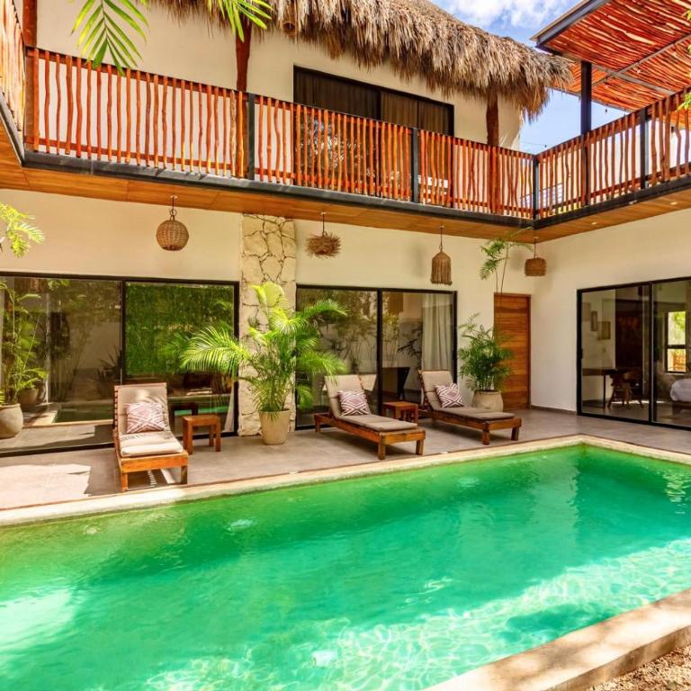 7BR Dream Villa Pool Jacuzzi and Stylish Patio - Villa - 2