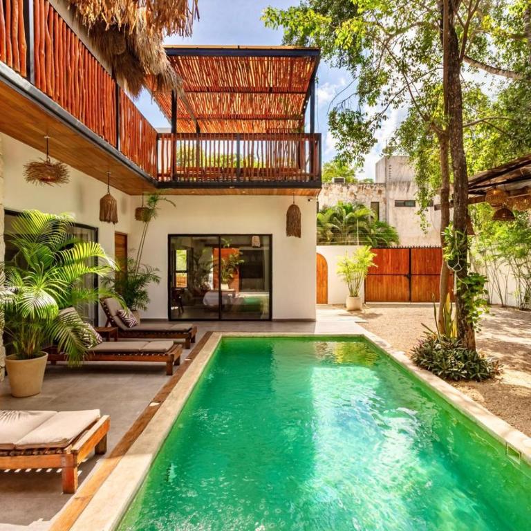 7BR Dream Villa Pool Jacuzzi and Stylish Patio - Villa - 4