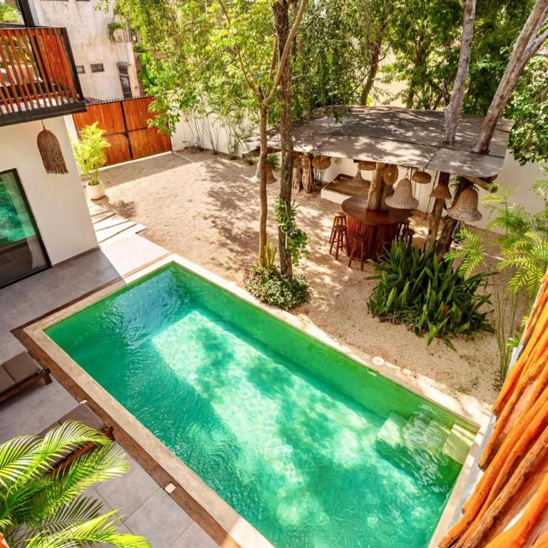 7BR Dream Villa Pool Jacuzzi and Stylish Patio - Villa - 12