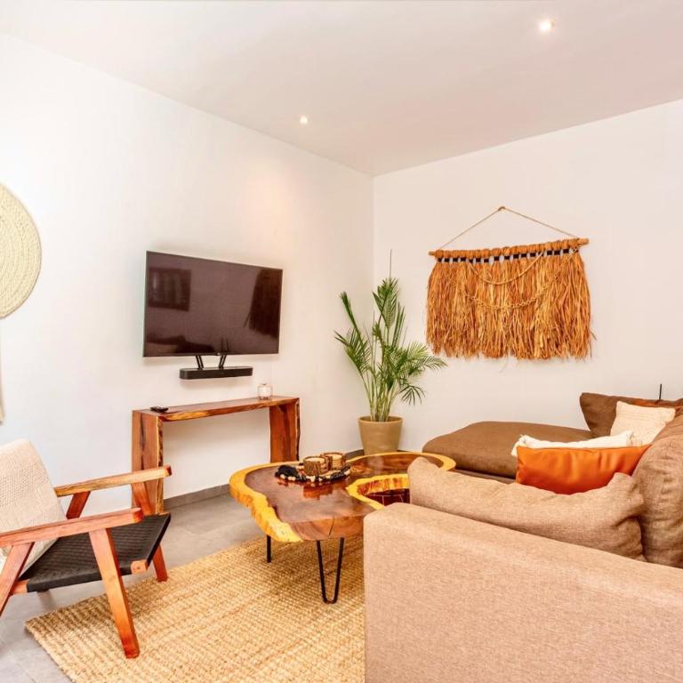 7BR Dream Villa Pool Jacuzzi and Stylish Patio - Villa - 23