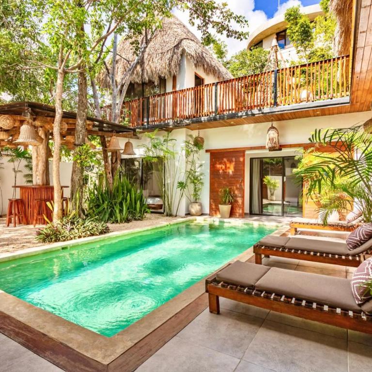 7BR Dream Villa Pool Jacuzzi and Stylish Patio - Villa - 39