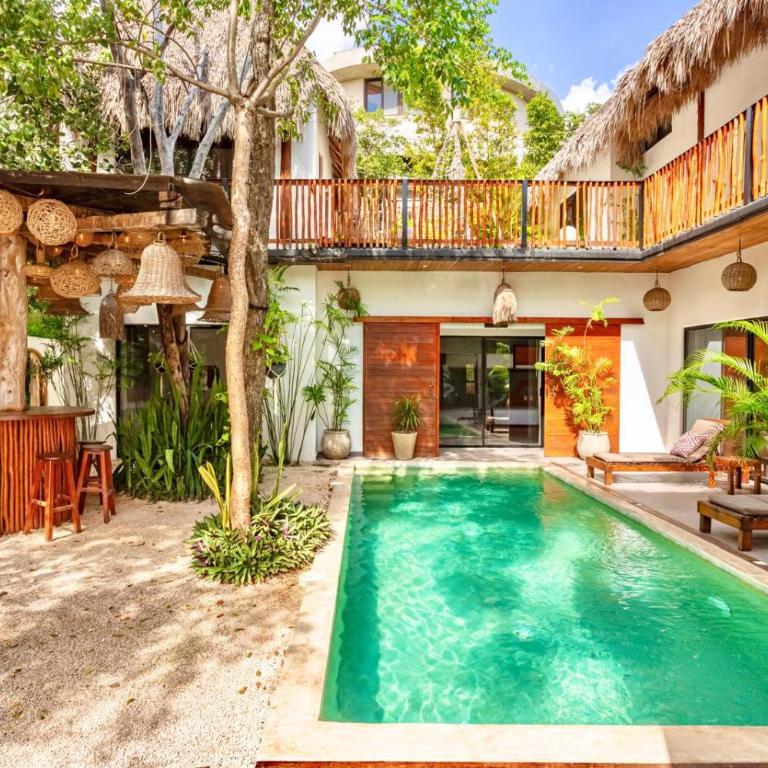 7BR Dream Villa Pool Jacuzzi and Stylish Patio - Villa - 40