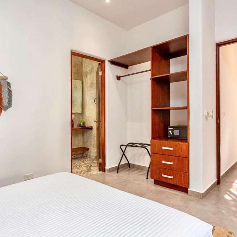 7BR Dream Villa Pool Jacuzzi and Stylish Patio - Villa - 48