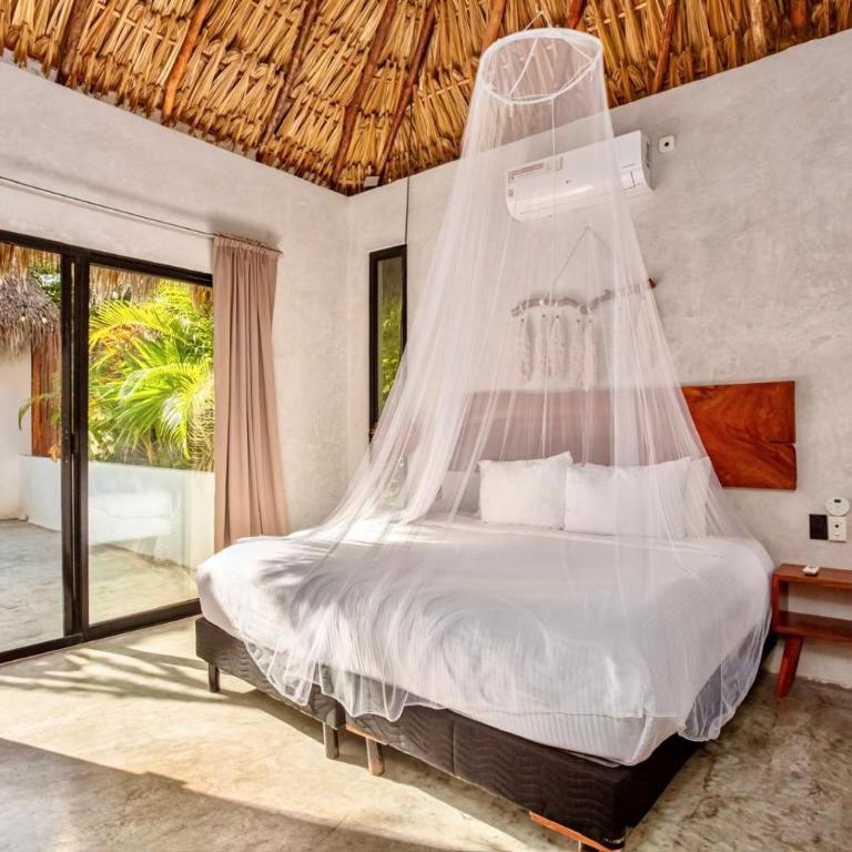 7BR Dream Villa Pool Jacuzzi and Stylish Patio - Villa - 74