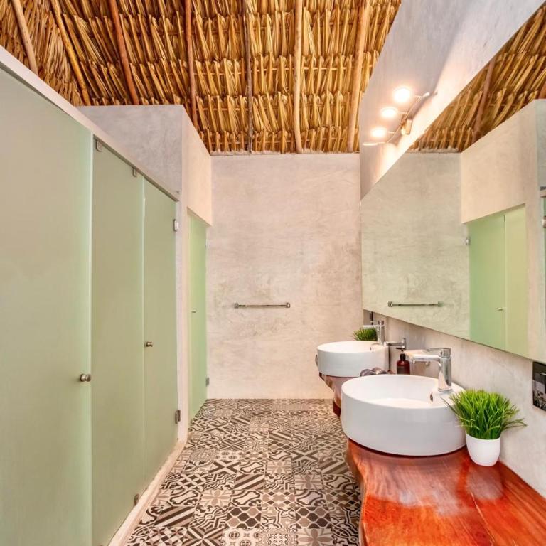 7BR Dream Villa Pool Jacuzzi and Stylish Patio - Villa - 80
