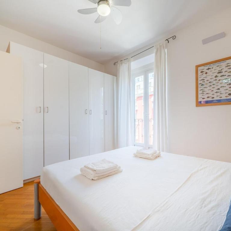 Milan Cathedral 8 minutes - 4 guests - De Angeli Metro - Apartamento de 2 dormitorios - 5
