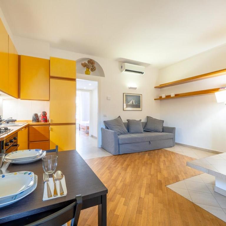 Milan Cathedral 8 minutes - 4 guests - De Angeli Metro - Apartamento de 2 dormitorios - 8