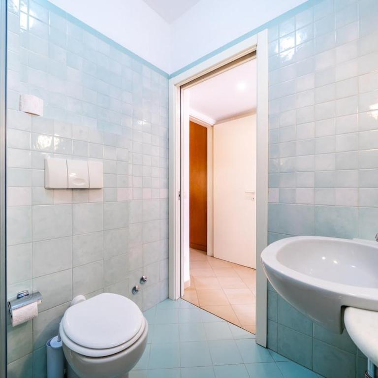 Milan Cathedral 8 minutes - 4 guests - De Angeli Metro - Apartamento de 2 dormitorios - 15