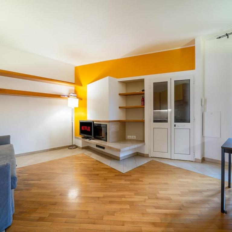 Milan Cathedral 8 minutes - 4 guests - De Angeli Metro - Apartamento de 2 dormitorios - 16