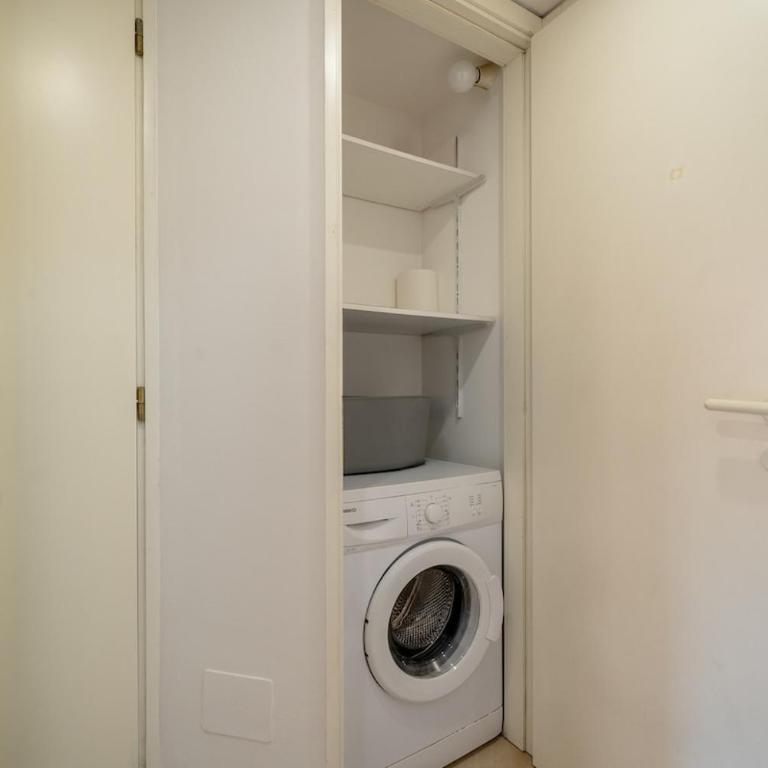 Milan Cathedral 8 minutes - 4 guests - De Angeli Metro - Apartamento de 2 dormitorios - 21
