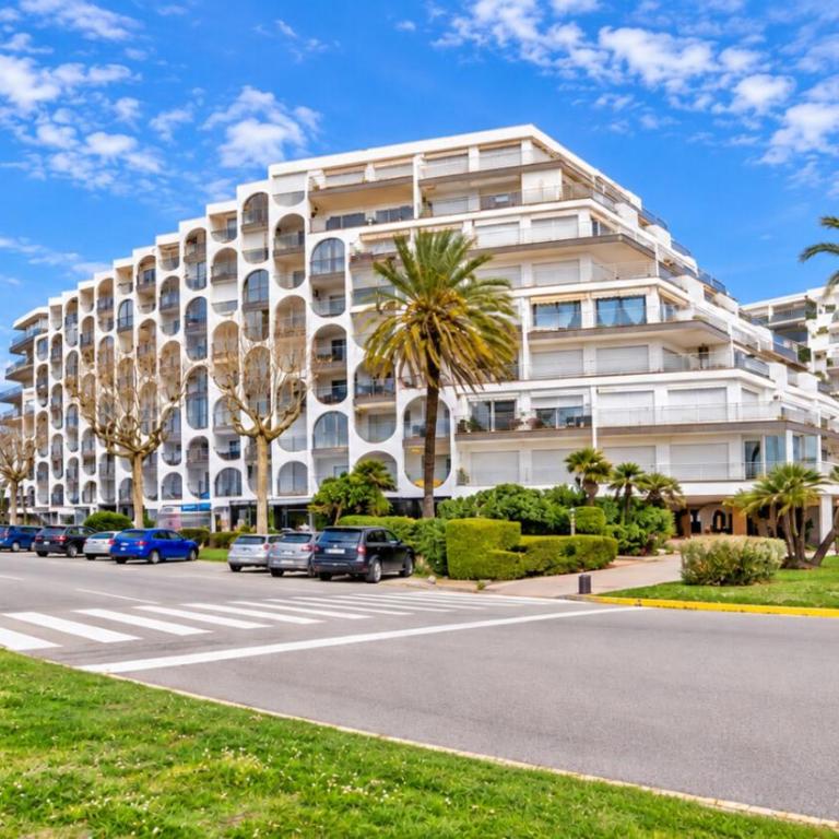 Gran terraza y vistas al mar junto a la playa - Apartamento de 2 dormitorios con terraza y vistas al mar - 36