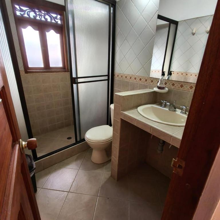 Aparta hotel Villa Cemandy - Queen Room with Shared Bathroom - 2