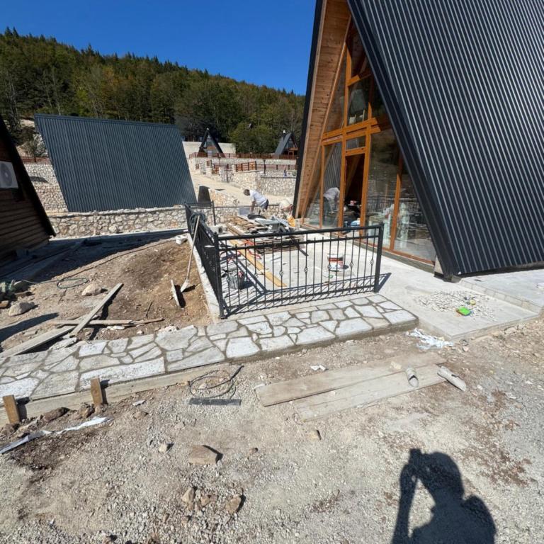 Durmitor Bear - Deluks Vila - 4