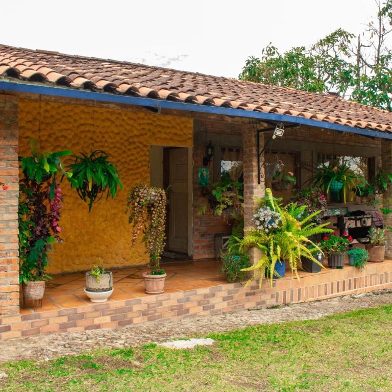Cozy Country House with Spacious Gardens - Apartamento de 3 dormitorios - 1