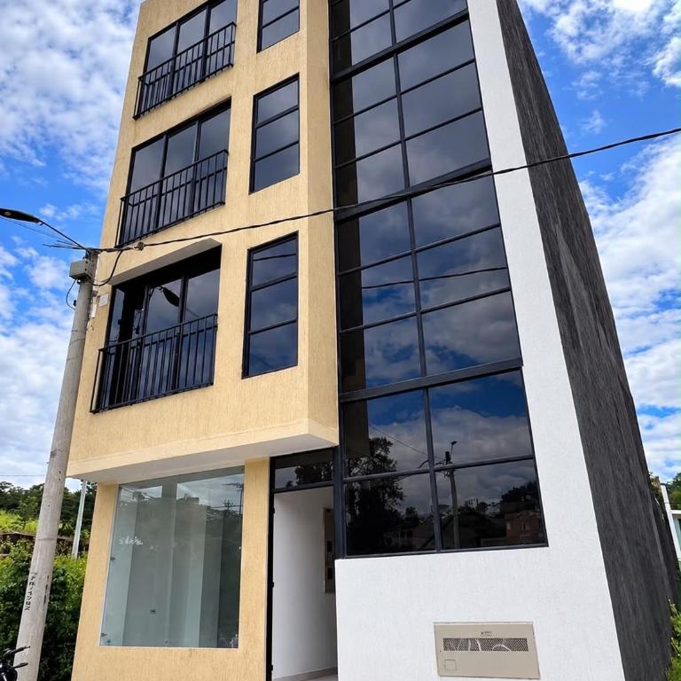 Cozy apartment, steps from Comfaboy - Apartamento de 3 dormitorios - 8