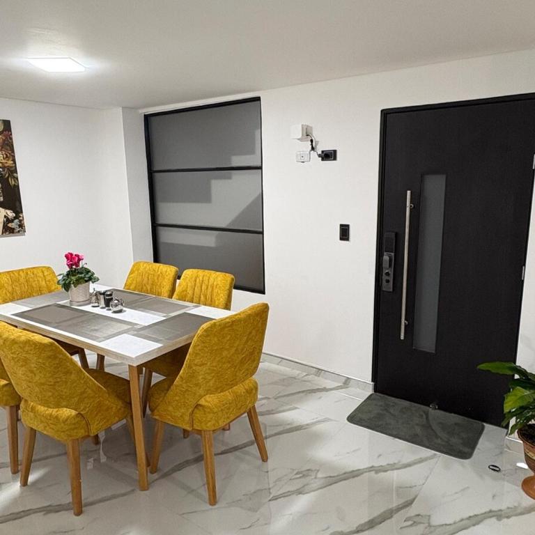 Cozy apartment, steps from Comfaboy - Apartamento de 3 dormitorios - 14