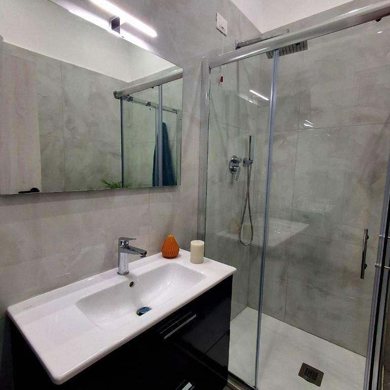 Guest House Sanità Napoli - Camera Tripla - 6