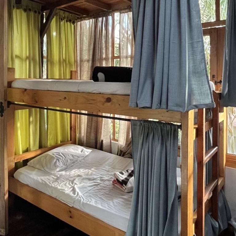 Hostal Estrella de Agua - Cama en habitación compartida mixta de 6 camas - 1