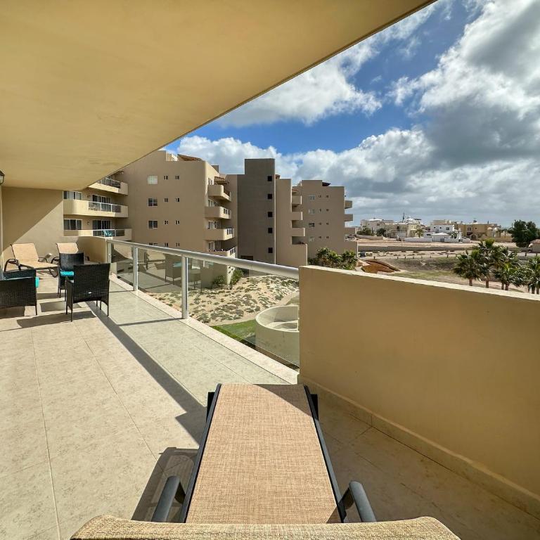Spacious 2BR Condo with Great Views N302 - Apartamento - 17