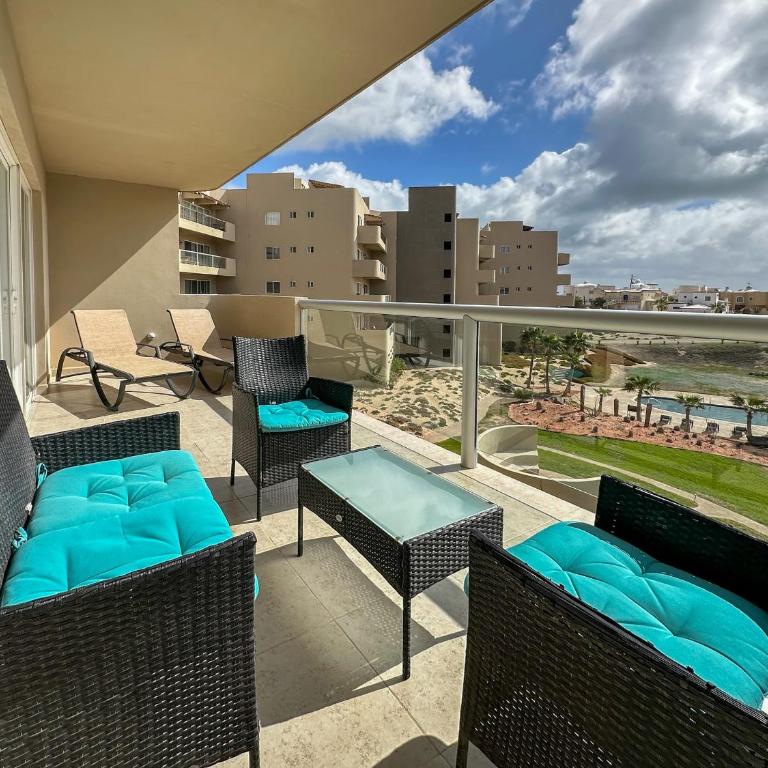 Spacious 2BR Condo with Great Views N302 - Apartamento - 20