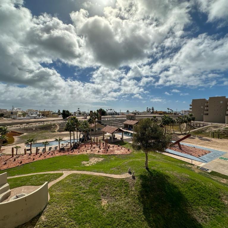 Spacious 2BR Condo with Great Views N302 - Apartamento - 21