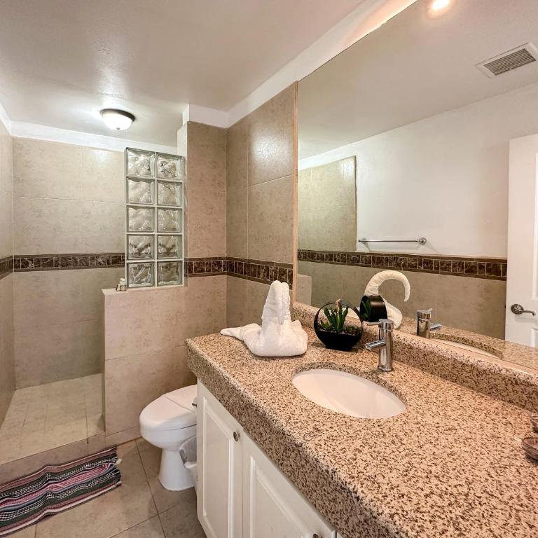 Spacious 2BR Condo with Great Views N302 - Apartamento - 33