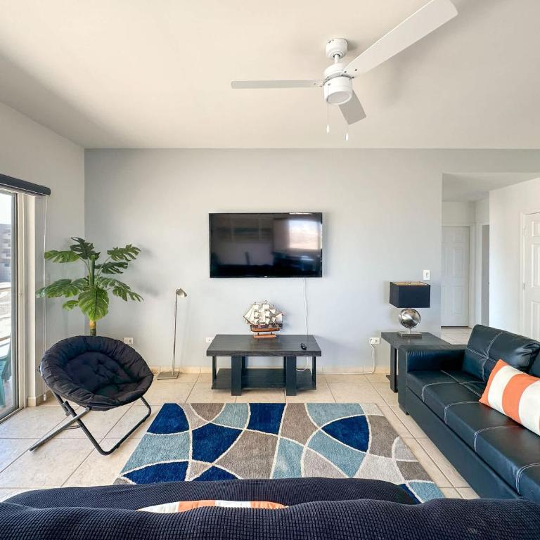 Relaxing Getaway 2BR Condo E402 - Apartamento - 3