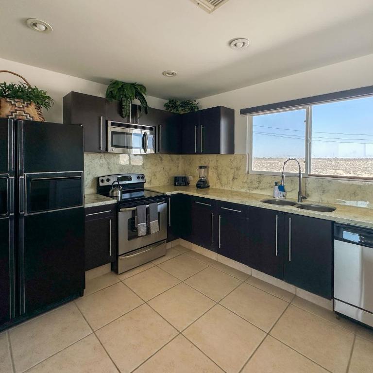 Relaxing Getaway 2BR Condo E402 - Apartamento - 18