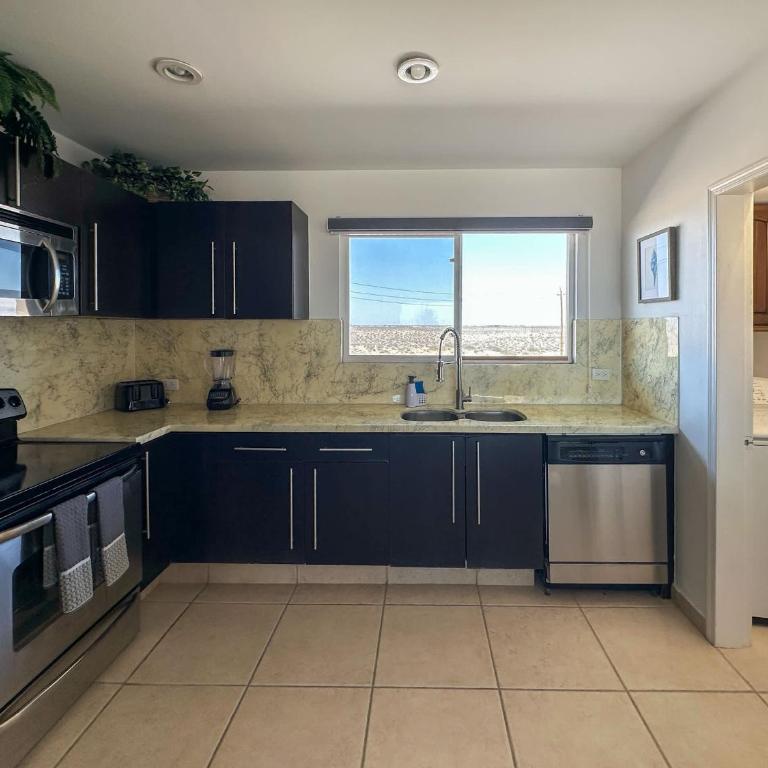 Relaxing Getaway 2BR Condo E402 - Apartamento - 19