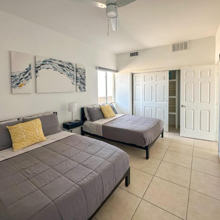 Relaxing Getaway 2BR Condo E402 - Apartamento - 35