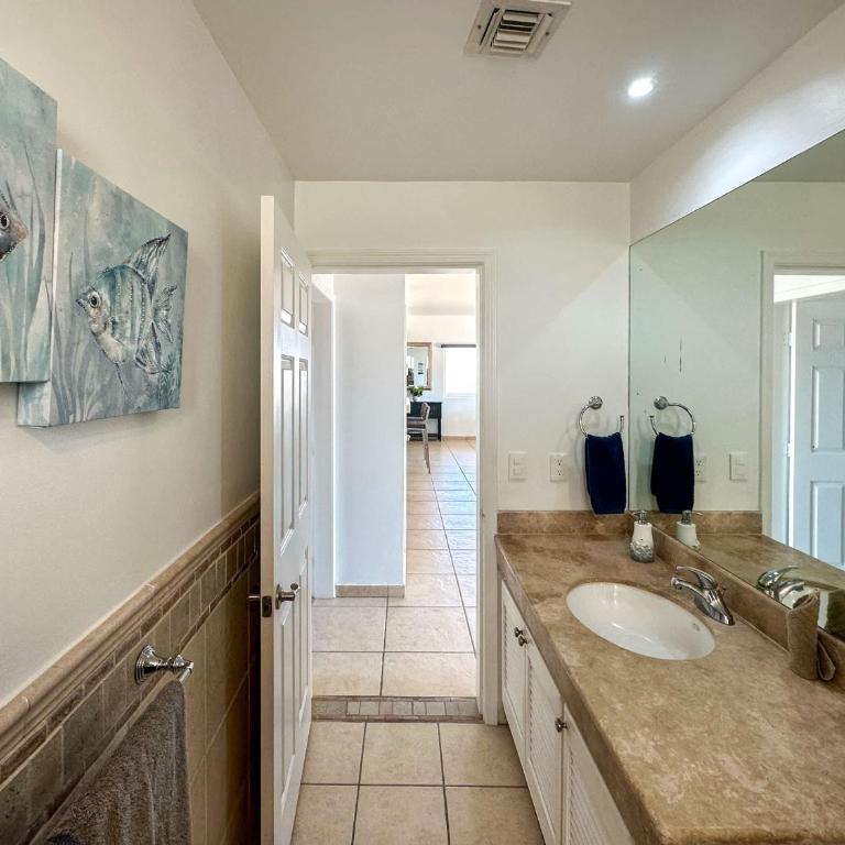 Relaxing Getaway 2BR Condo E402 - Apartamento - 41