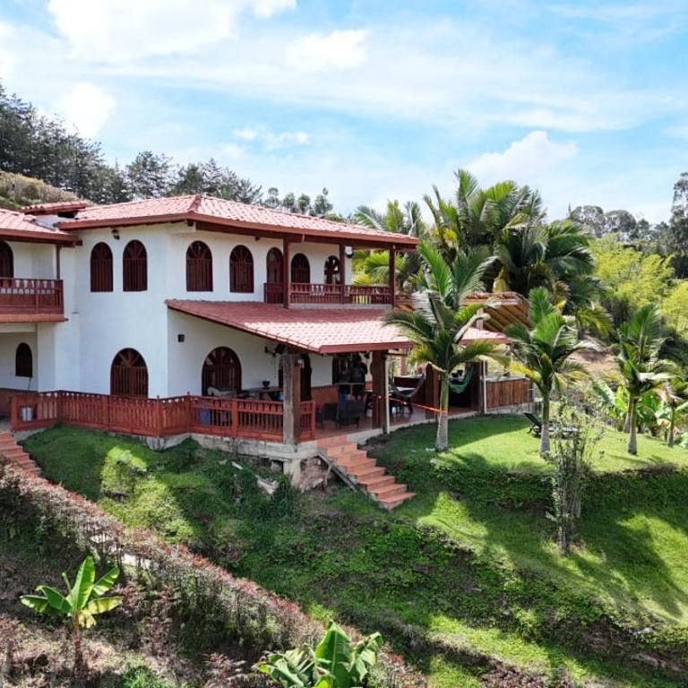 Finca San Miguel en El Peñol con acceso al lago - Villa - 2