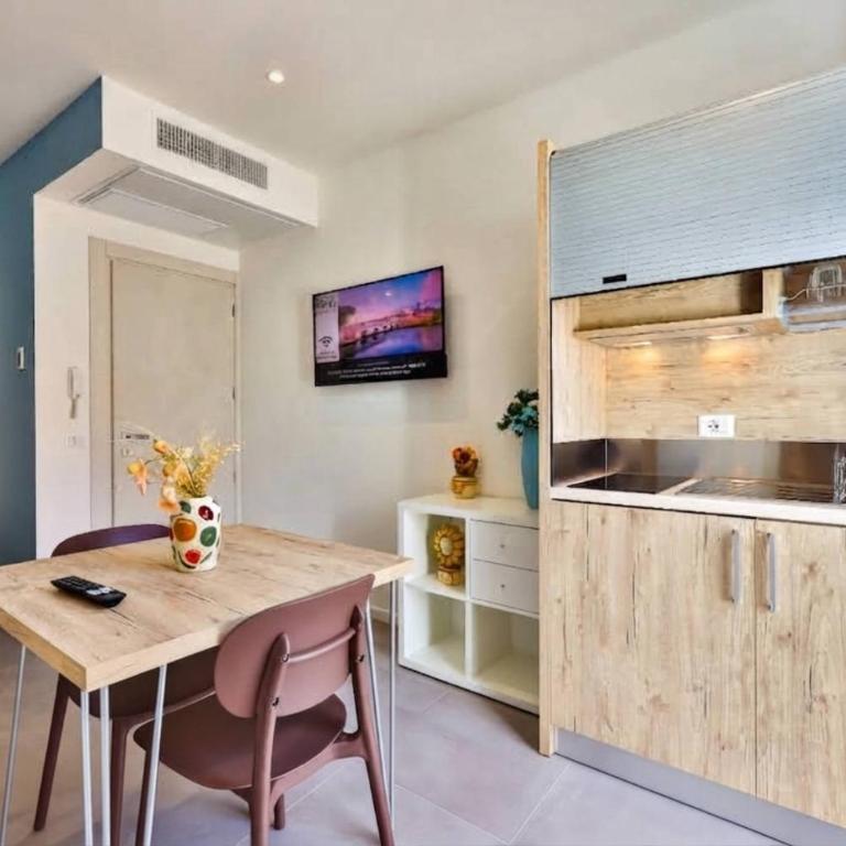 Apho Apartment Hotel - Monolocale con Balcone - 10