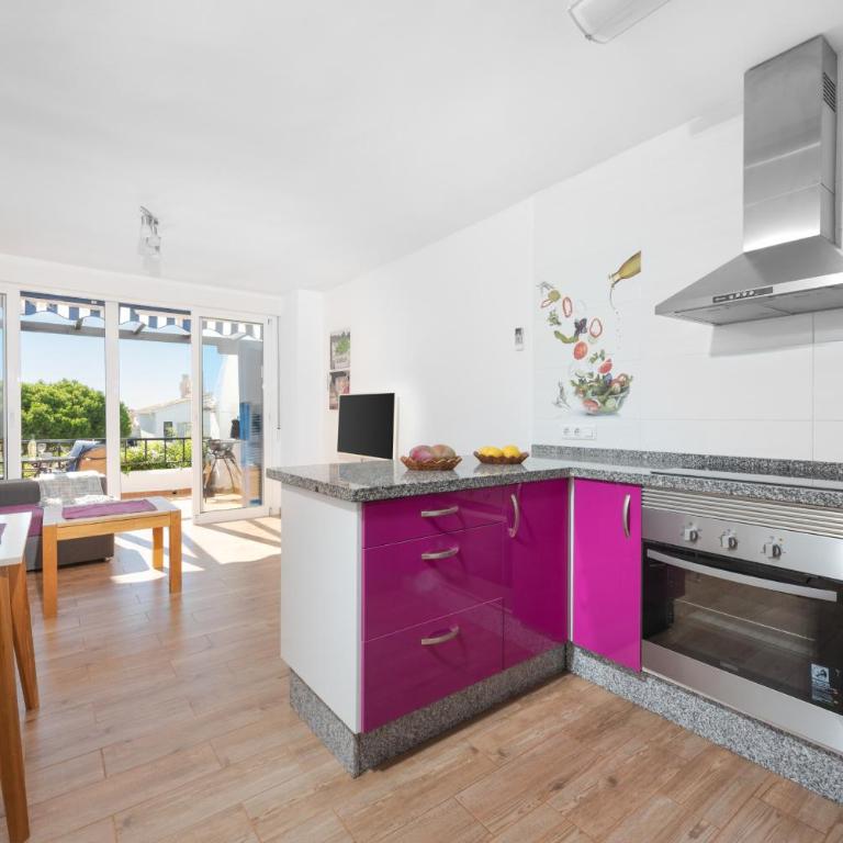 Calahonda Beach III Beachfront Apartment with Sea Views in Mijas Costa - Apartment with Sea View - 9