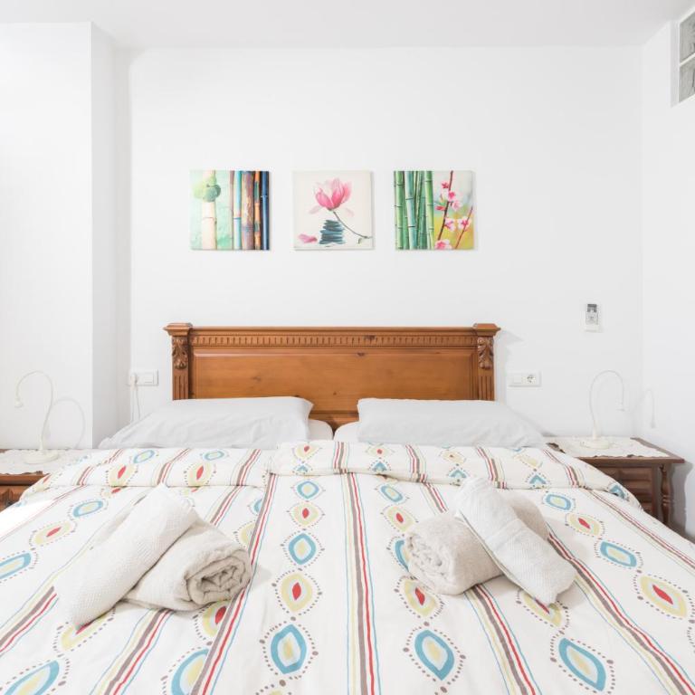 Calahonda Beach III Beachfront Apartment with Sea Views in Mijas Costa - Apartment with Sea View - 12