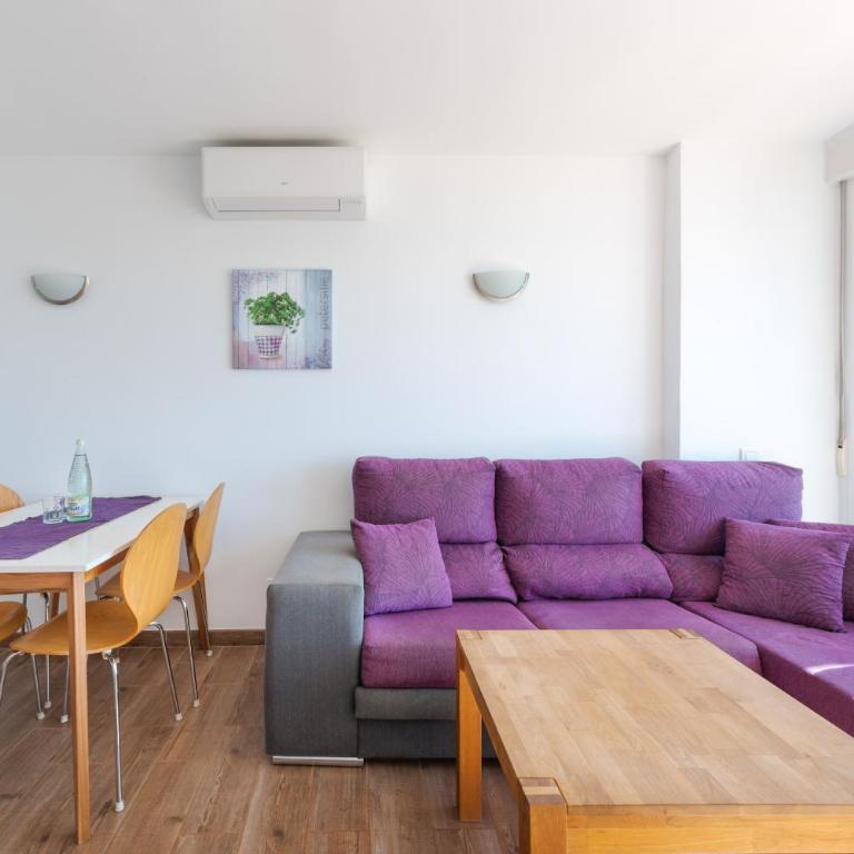 Calahonda Beach III Beachfront Apartment with Sea Views in Mijas Costa - Apartment with Sea View - 8