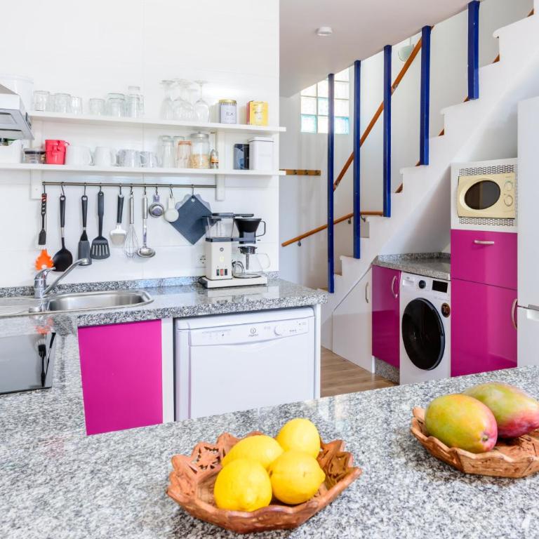 Calahonda Beach III Beachfront Apartment with Sea Views in Mijas Costa - Apartment with Sea View - 11