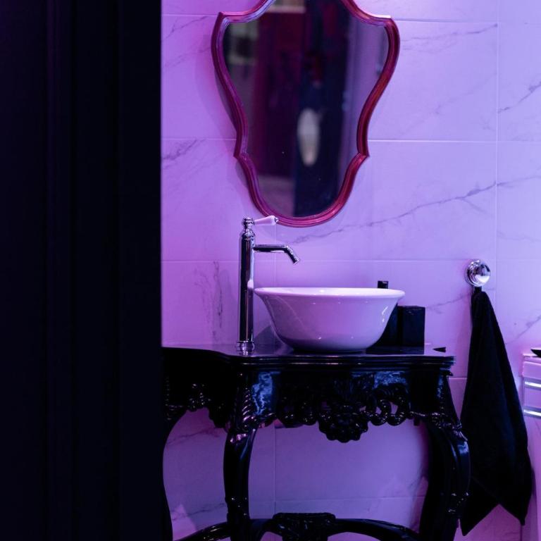 LaPerleNoire Love Room XXL - One-Bedroom Apartment - 59