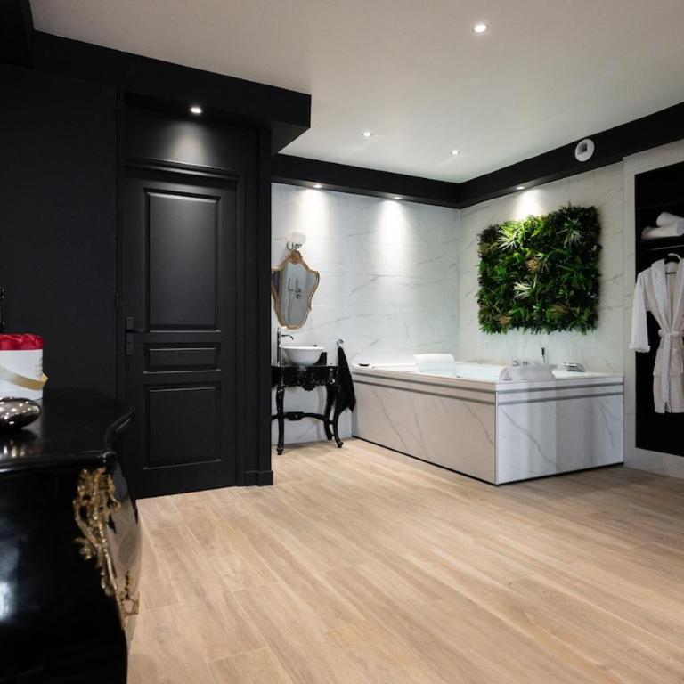 LaPerleNoire Love Room XXL - One-Bedroom Apartment - 36